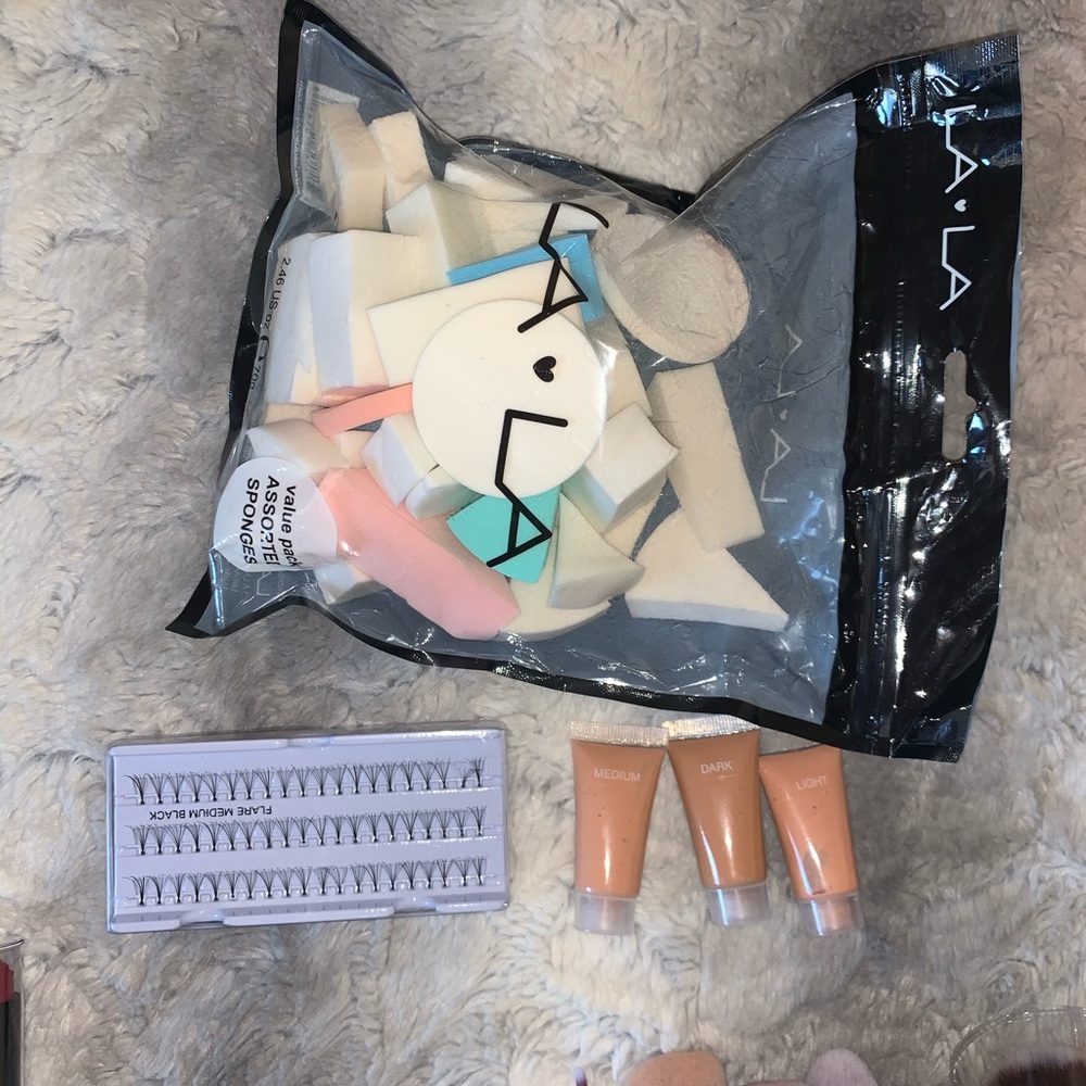 Makeup kit! - Picture 5 of 7